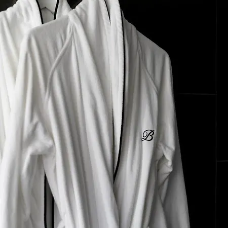 Foxfires Private Boutique 3*