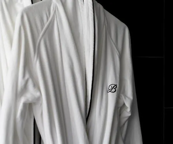 Foxfires Private Boutique 3*